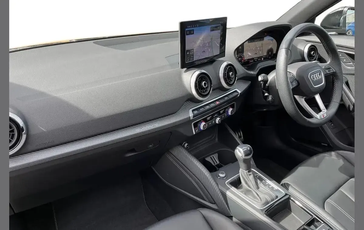 Used Audi SQ2 Comfort 300 HP (220 kW) 2024 Grey SUV