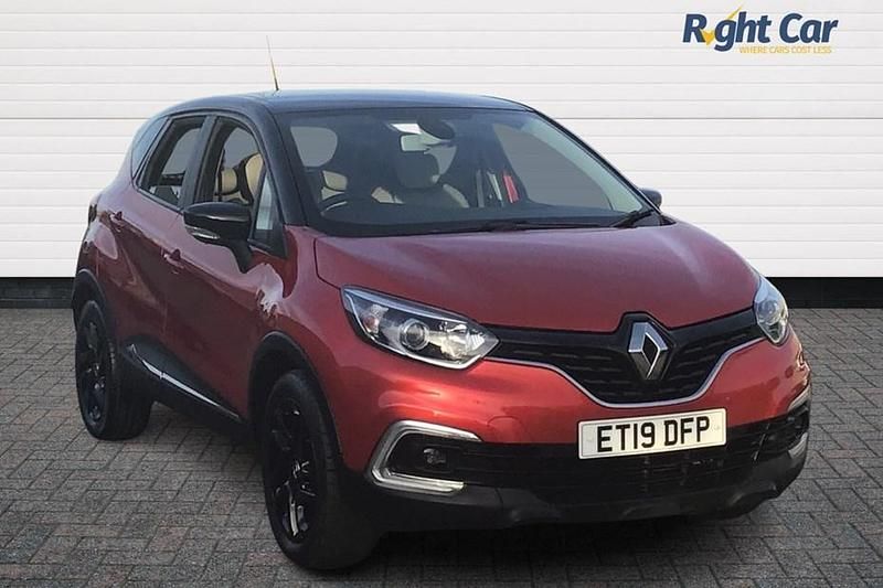 Used Renault Captur Iconic 90 HP (66 kW) 2019 Flame red/black  SUV