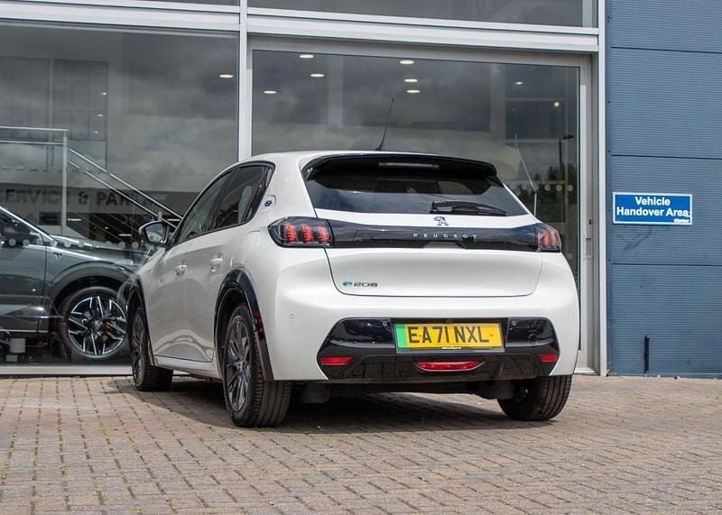 White Used 2021 Peugeot e-208 Allure Premium Hatchback | £9,689 (Fair price) - Image 1/4