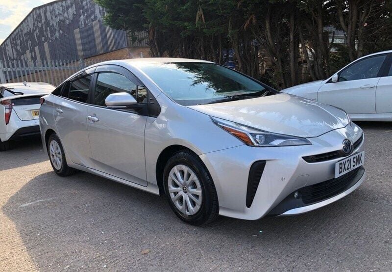 Used Toyota Prius 136 HP (100 kW) 2024 Silver Hatchback