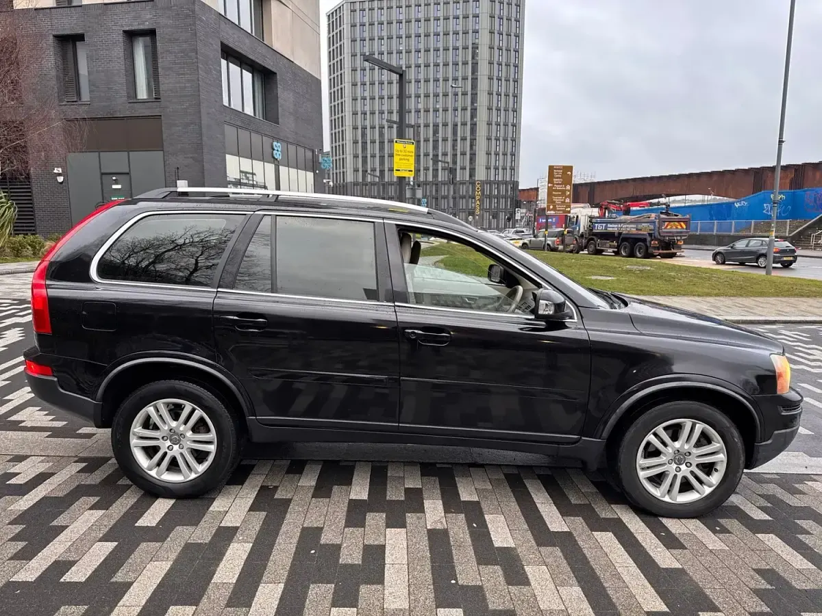 Used Volvo XC90 SE 200 HP (147 kW) 2011 Black SUV