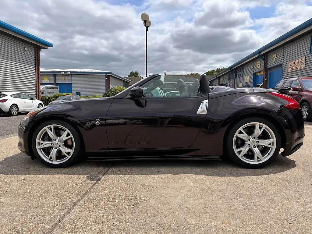 Used Nissan 370Z GT 323 HP (237 kW) 2011 Black Cabriolet