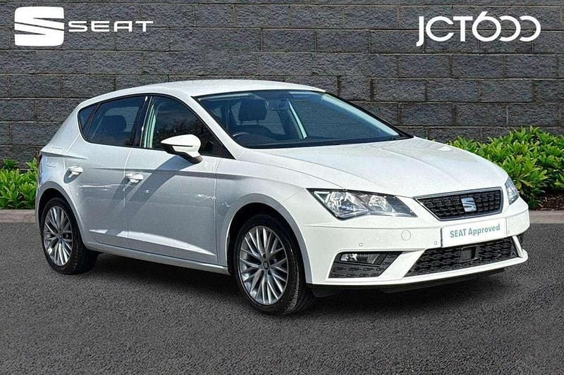White Used 2019 Seat Leon SE Dynamic Hatchback | £11,282 (Fair price) - Image 1/4