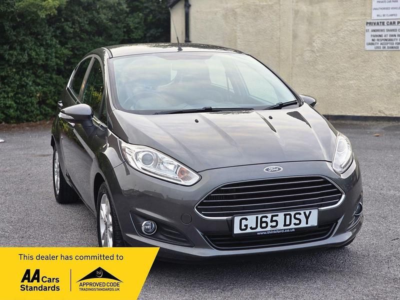 Grey Used 2015 Ford Fiesta Zetec Hatchback | £4,995 (Fair price) - Image 1/4