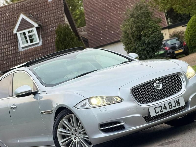 Used Jaguar XJ Portfolio 275 HP (202 kW) 2013 Silver Sedan
