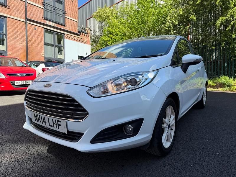 Used Ford Fiesta Zetec 2014 White Hatchback