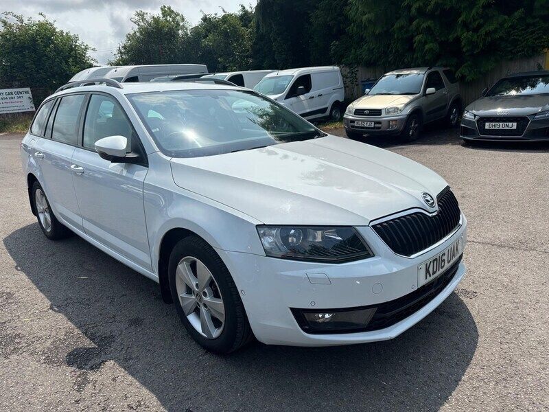 White Used 2016 Skoda Octavia SE L Estate | £9,499 (Fair price) - Image 1/4