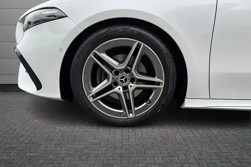 Used Mercedes A200 Executive 175 HP (128 kW) 2023 Digital white Hatchback