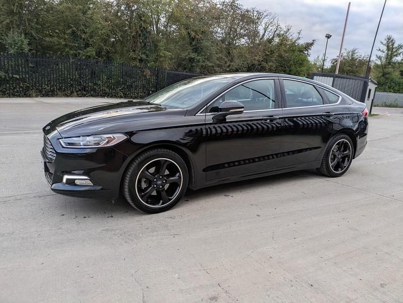 Used Ford Mondeo Titanium 180 HP (132 kW) 2016 Black Hatchback