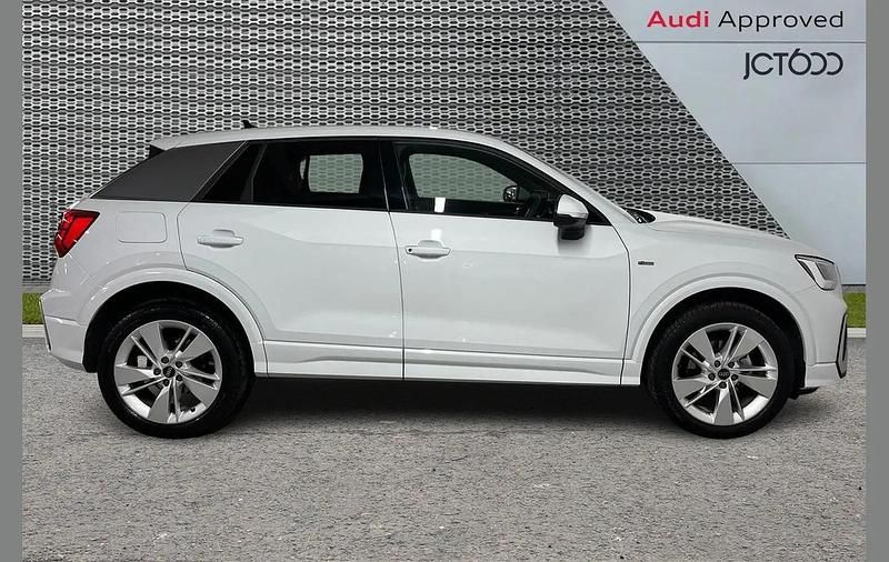 Used Audi Q2 S-Line 147 HP (108 kW) 2025 White SUV