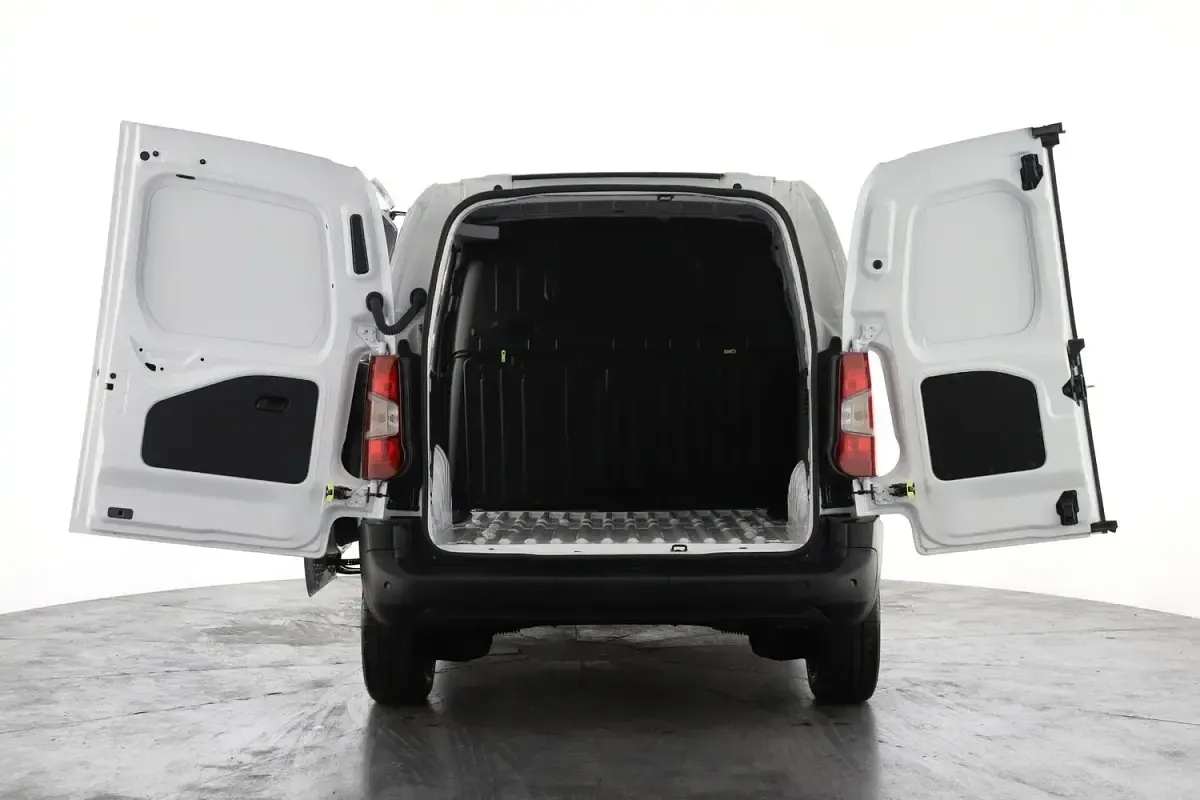New Citroën Berlingo 100 HP (73 kW) 2026 White MPV