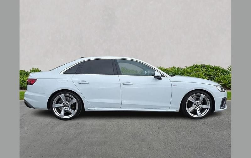 Used Audi A4 S-Line 150 HP (110 kW) 2022 White Sedan
