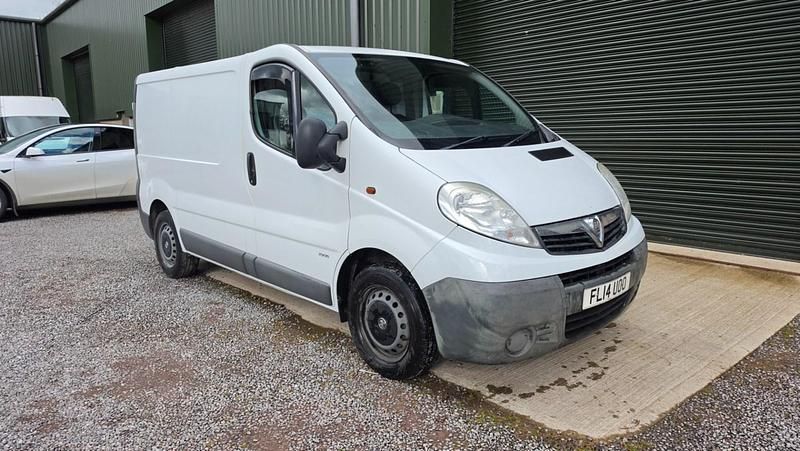 Second-hand Vauxhall Vivaro 115 CP (84 kW) 2014 Alb Monovolum