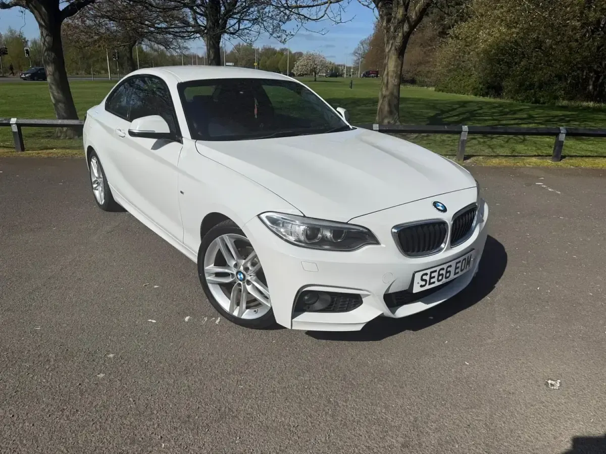 Begagnad BMW 218 M Sport 2017 Vit Sportkupé