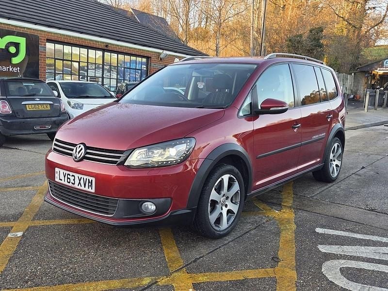 Used VW Touran SE 2023 Red MPV