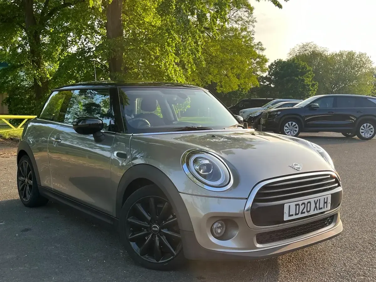 Used Mini Cooper Classic 134 HP (98 kW) 2020 Silver Hatchback