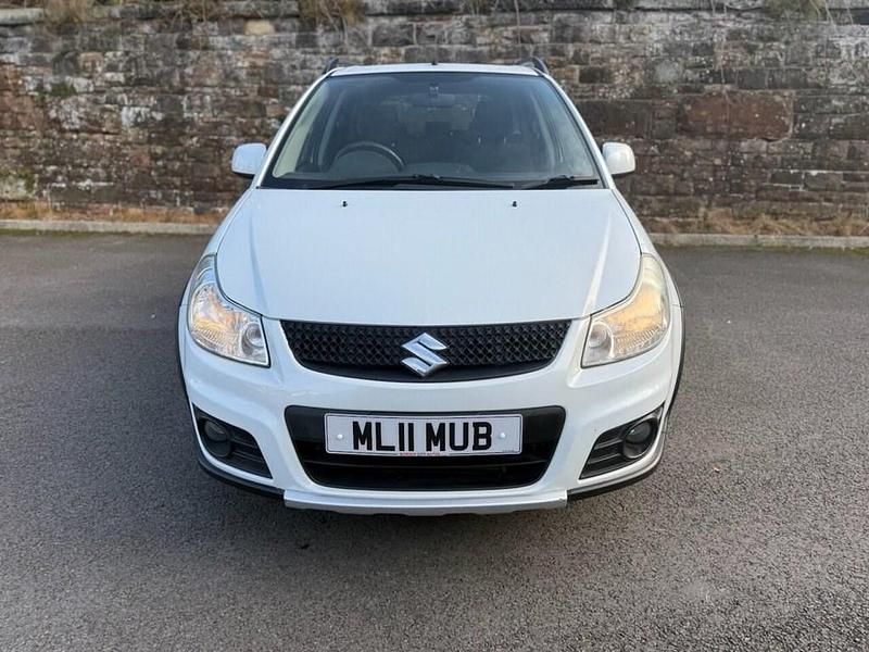 Used Suzuki SX4 SZ5 135 HP (99 kW) 2011 White SUV