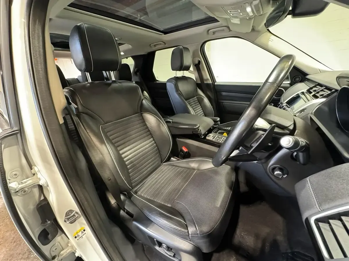 Used Land Rover Discovery 5 HSE 2017 White SUV