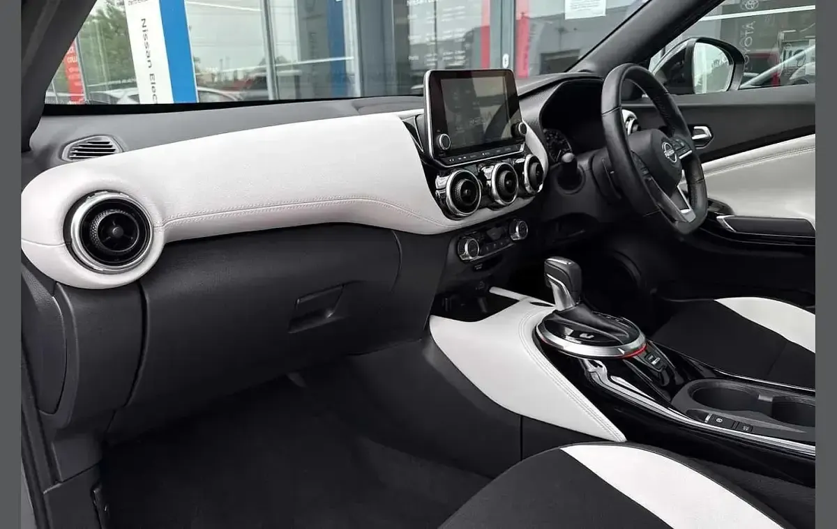 Used Nissan Juke Tekna+ 112 HP (82 kW) 2023 Grey SUV