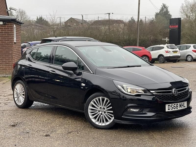 Used Vauxhall Astra Elite 200 HP (147 kW) 2018 Black Hatchback