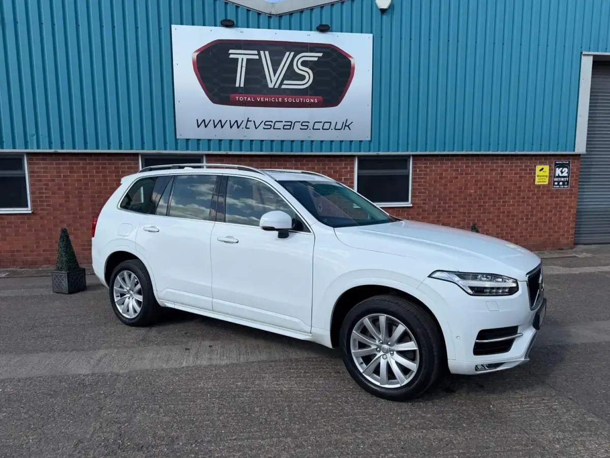 Usado Volvo XC90 Momentum 225 HP (165 kW) 2015 Branco SUV