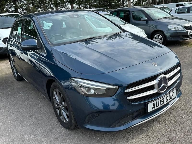 Used Mercedes B180 Executive 116 HP (85 kW) 2019 Blue MPV