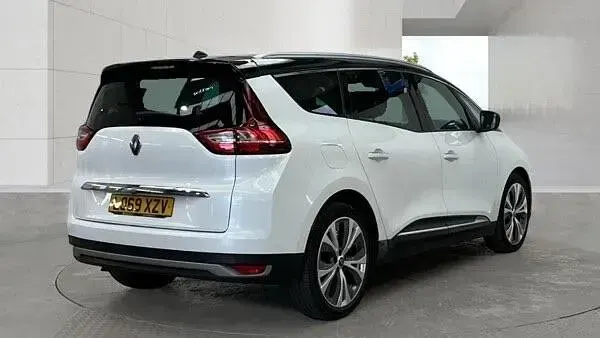 Used Renault Grand Scénic IV Signature 140 HP (102 kW) 2019 White/black MPV
