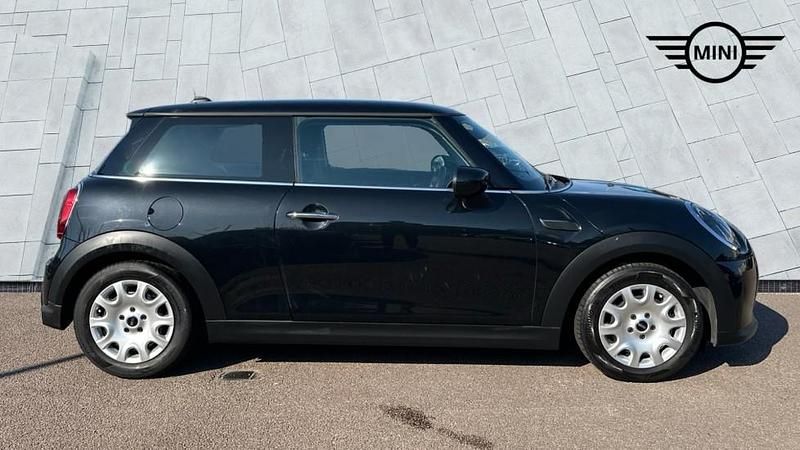 Used Mini ONE Classic 101 HP (74 kW) 2022 Black Hatchback