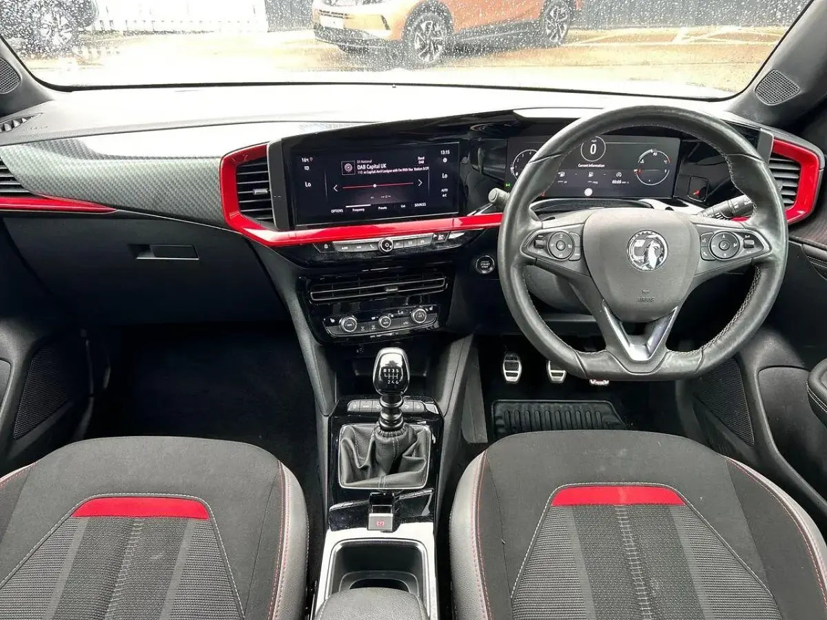 Used Vauxhall Mokka SRi 128 HP (94 kW) 2022 White SUV