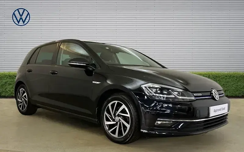 Used VW Golf VIII Edition 131 HP (96 kW) 2020 Hatchback