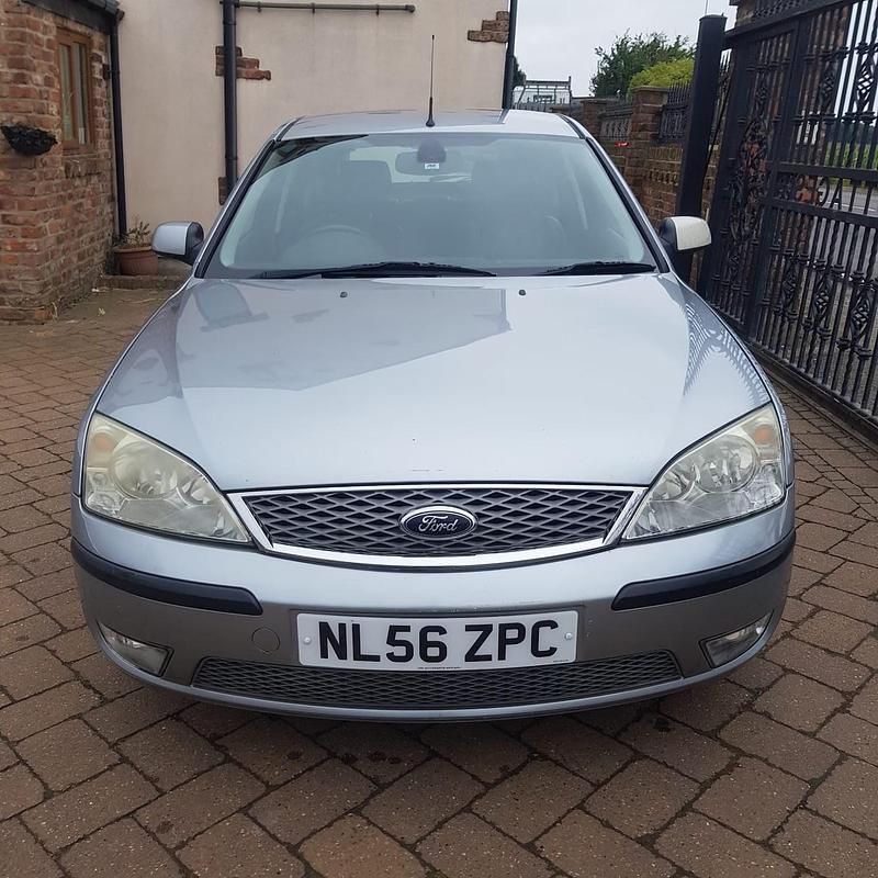 Used Ford Mondeo 155 HP (114 kW) 2006 Silver Hatchback