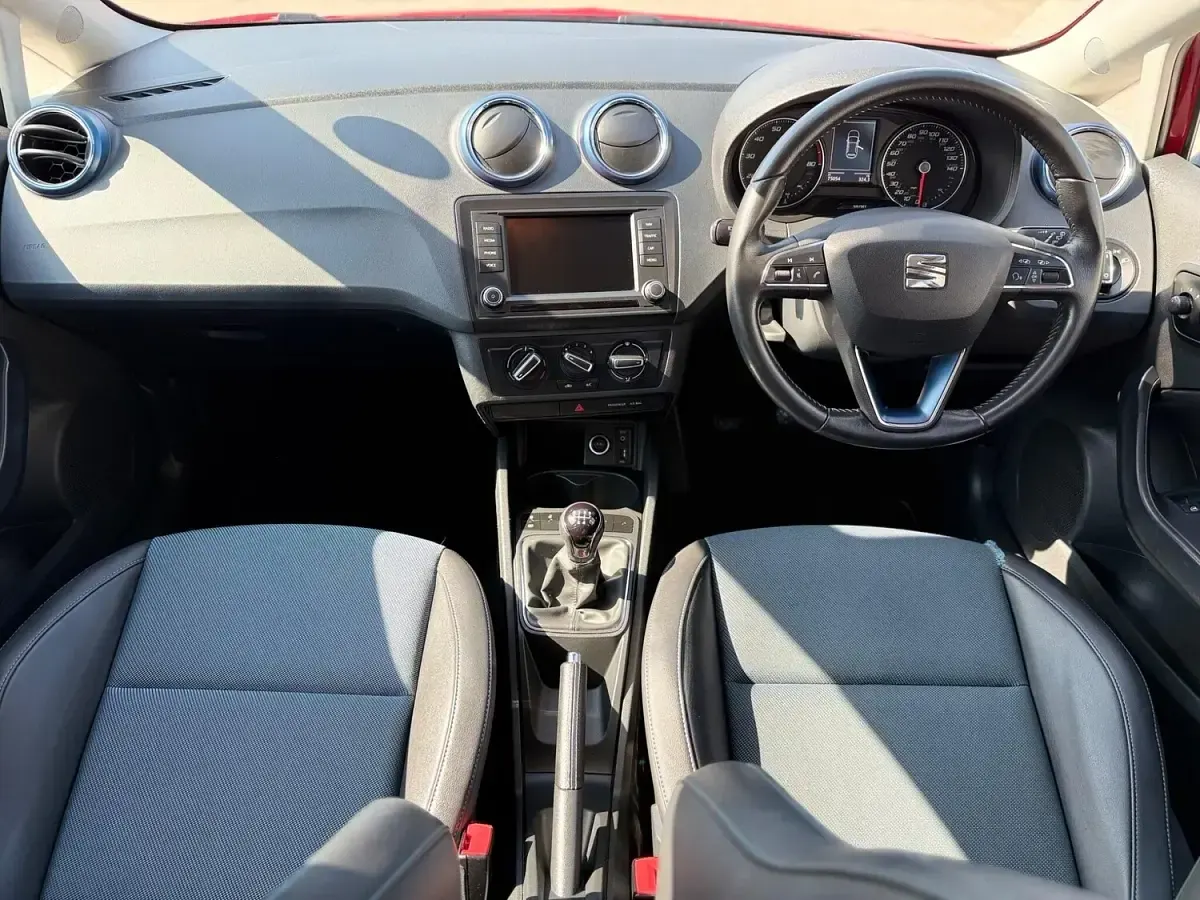 Used Seat Ibiza CONNECT 90 HP (66 kW) 2015 Red Hatchback