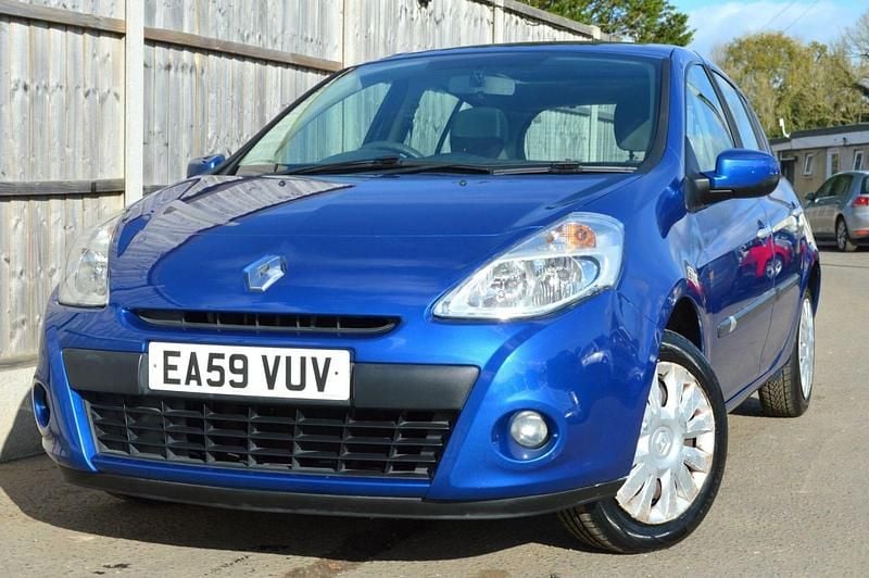 Blue Used 2009 Renault Clio II Expression Hatchback | £2,949 (Fair price) - Image 1/4