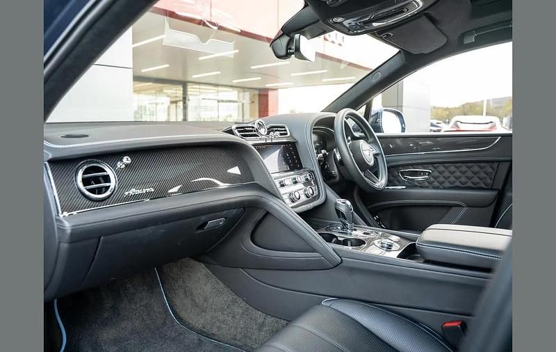 Used Bentley Bentayga 542 HP (398 kW) 2024 Blue SUV