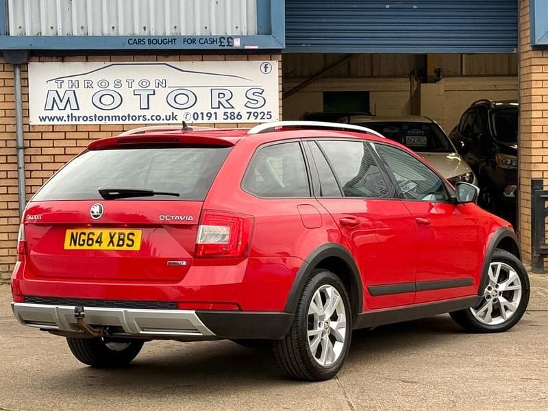 Used Skoda Octavia Scout 4x4 184 HP (135 kW) 2014 Red Estate