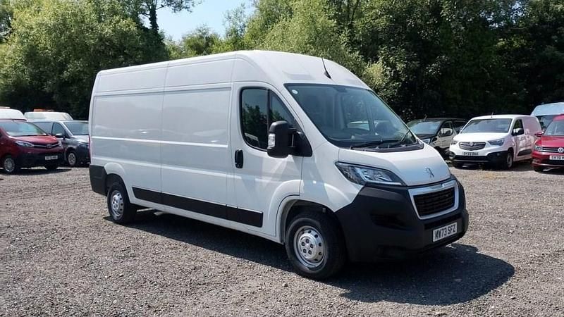 White Used 2023 Peugeot Boxer Premium Van | £18,860 (Fair price) - Image 1/4