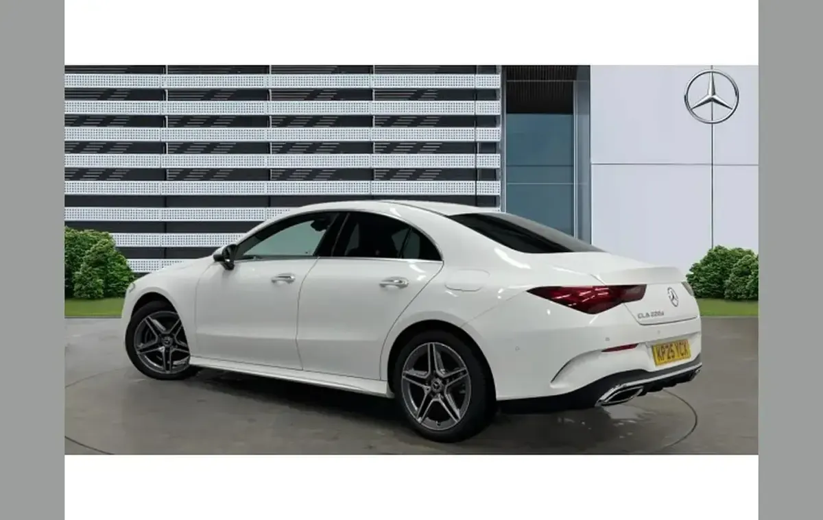Used Mercedes CLA220 Executive 187 HP (137 kW) 2025 White Coupe