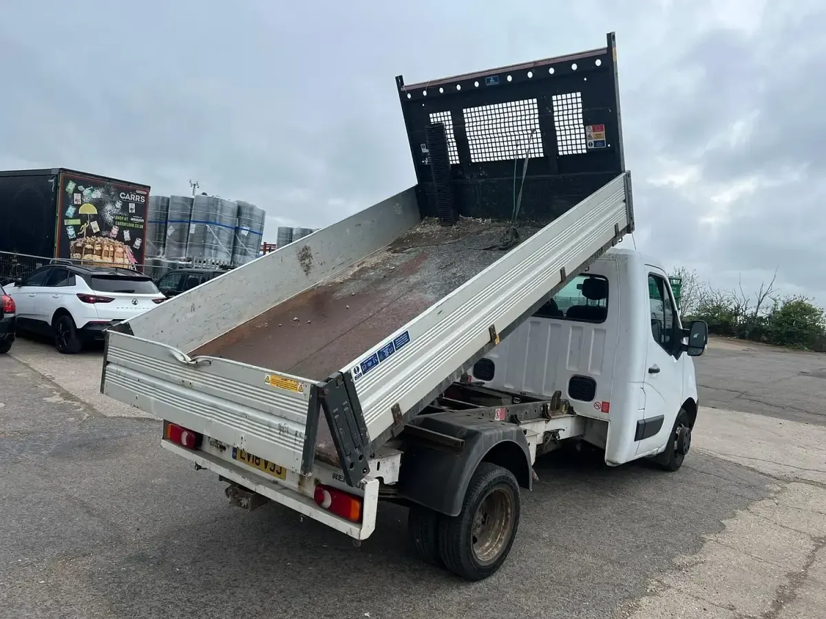 Used Renault Master Business 2018 White Van