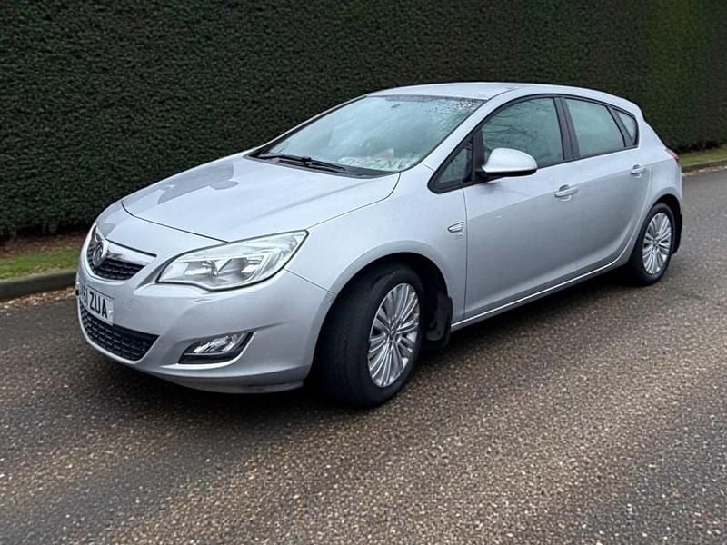 Used Vauxhall Astra Excite 2011 Silver Hatchback