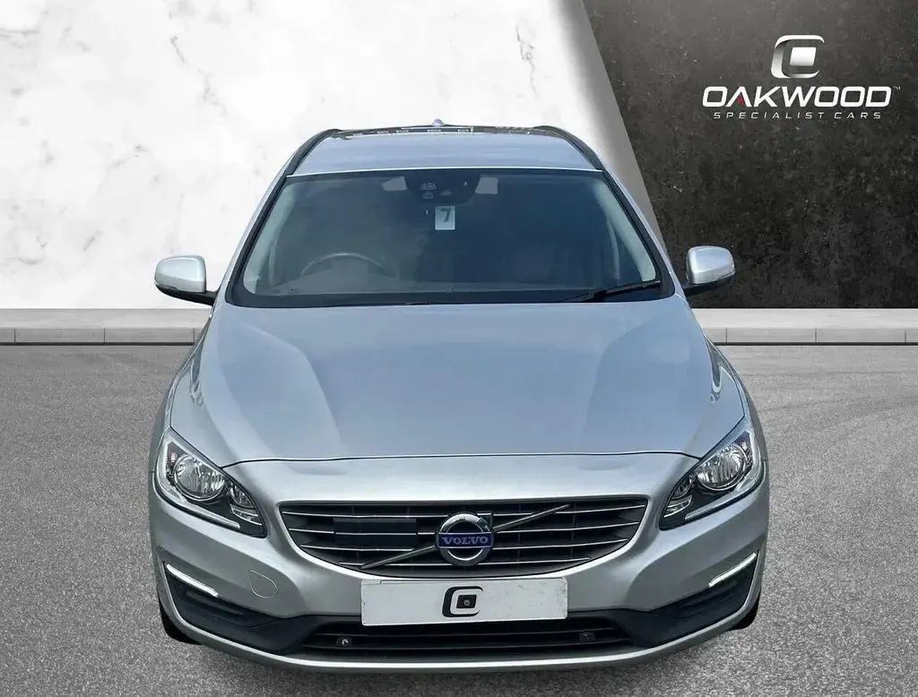 Used Volvo V60 SE 2016 Silver Estate