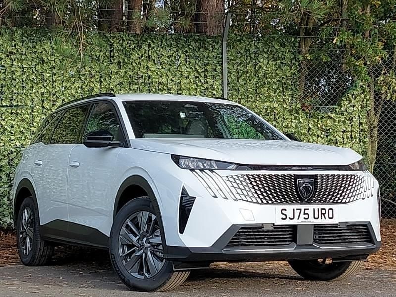 White New 2025 Peugeot 5008 Allure MPV | £31,998 (Super price) - Image 1/4