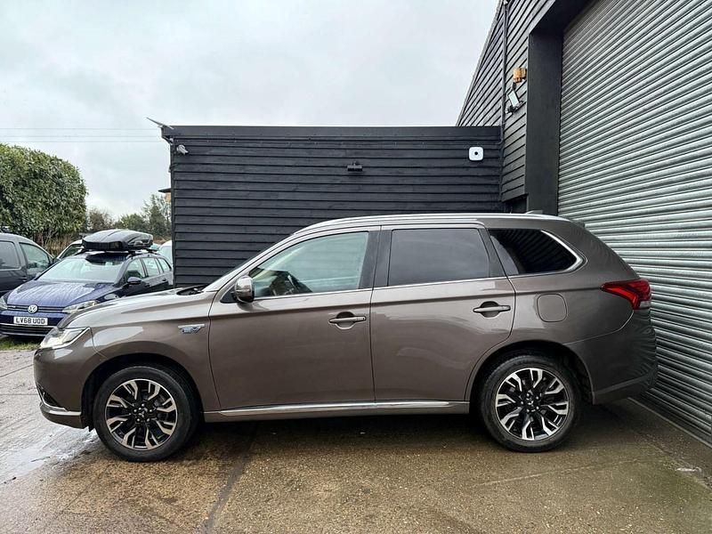Used Mitsubishi Outlander P-HEV 2018 Brown SUV