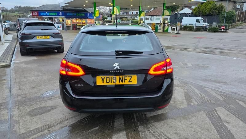 Usado Peugeot 308 Allure 2019 Preto Carrinha