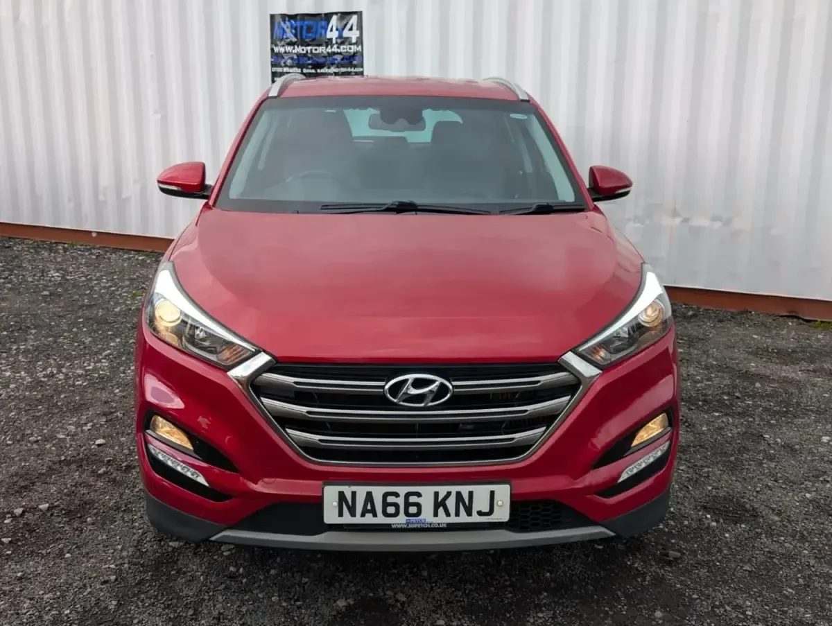 Usado Hyundai Tucson Premium 136 HP (100 kW) 2016 Vermelho SUV