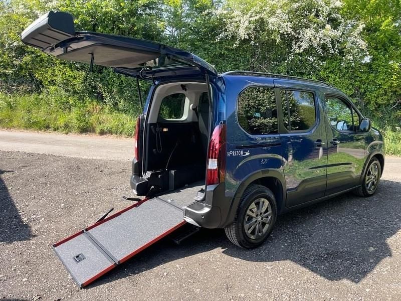 Blue Used 2023 Peugeot Rifter Allure MPV | £20,995 (A bit pricey) - Image 1/4