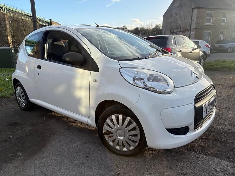 Used Citroën C1 68 HP (50 kW) 2012 White Hatchback