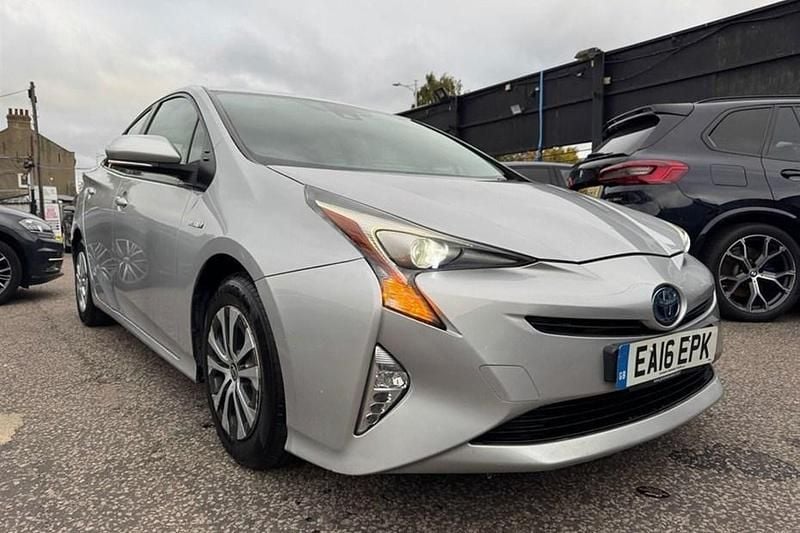 Silver Used 2016 Toyota Prius Active Hatchback | £7,899 (Fair price) - Image 1/1