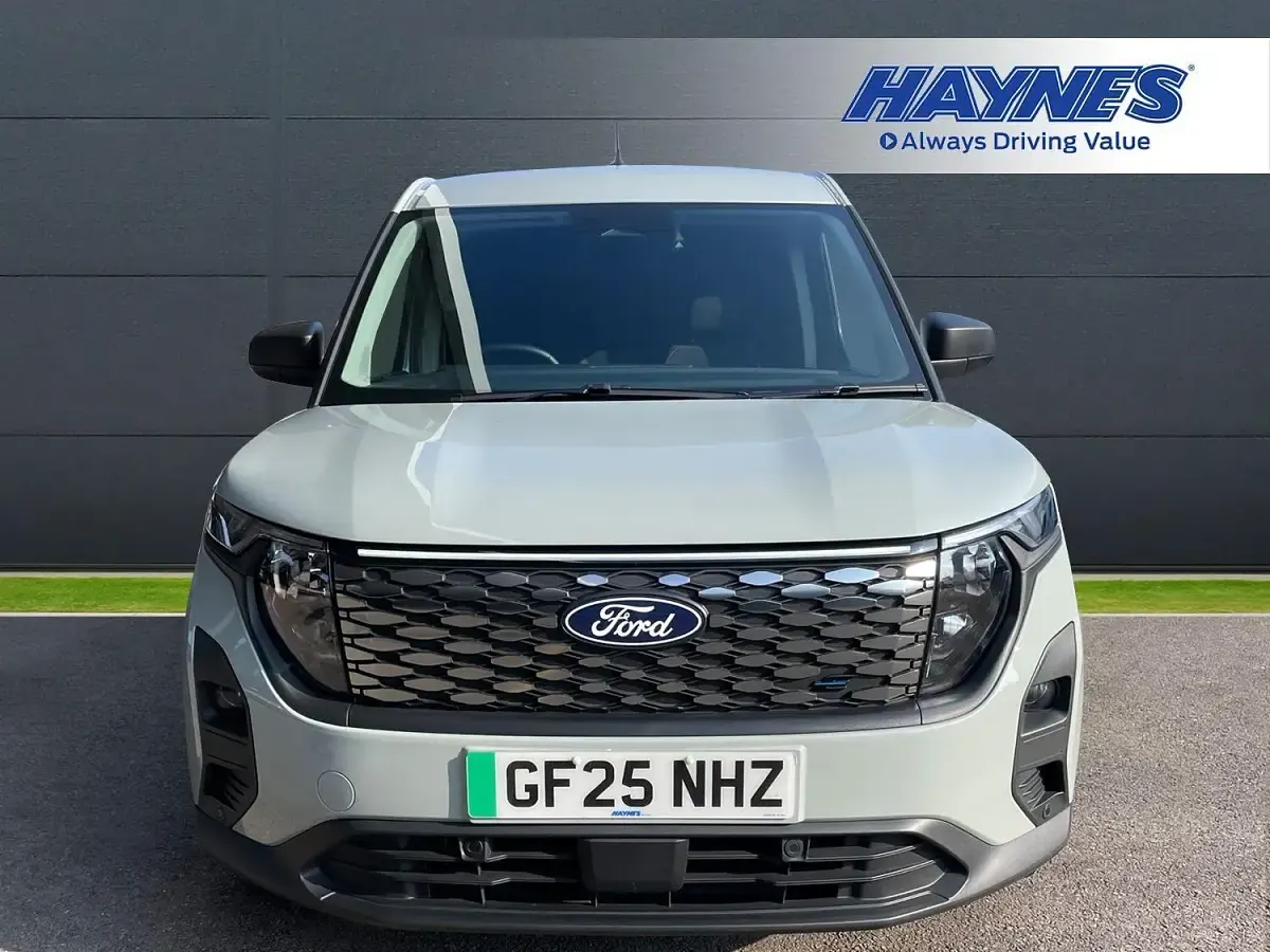 Begagnad Ford E-Transit Trend 98 kW (134 HK) 2025 Grå Van