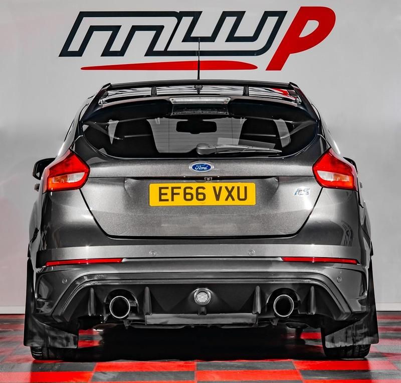 Used Ford Focus RS 350 HP (257 kW) 2016 Grey Hatchback