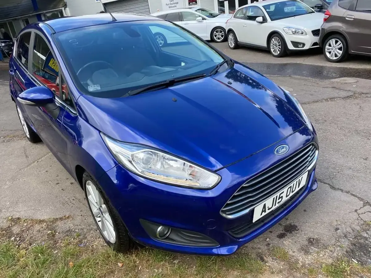 Usado Ford Fiesta Titanium 2015 Azul Utilitario